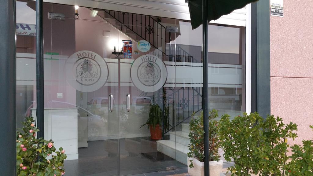 Hotel Leon La Palma Del Condado Esterno foto