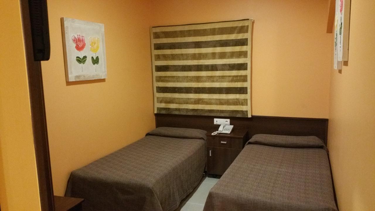 Hotel Leon La Palma Del Condado Esterno foto